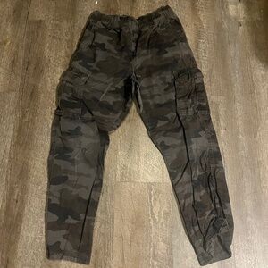 The Children’s Place Boys Camo Cargo Jogger Pants – Size 12 Husky